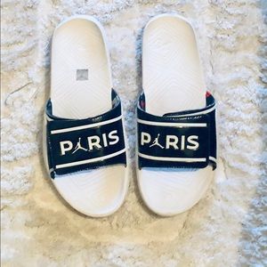 Paris St Germain slides 11 Nike Hydro 7